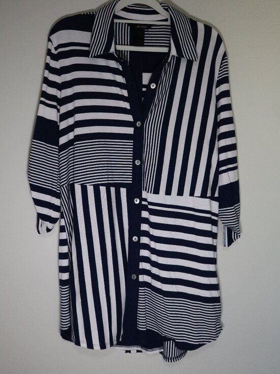 Ali Miles Tops - Navy White Color Block Button Down Lightweight Loose-fit Tunic